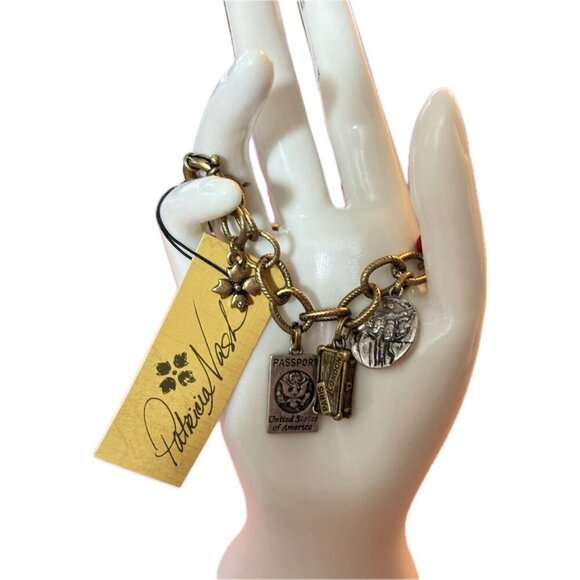 Patrica Nash Antique Gold USA & UK Travel Charm Etched Metal Chain Link Bracelet - Picture 2 of 6